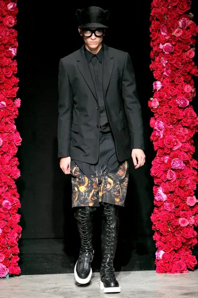 Look 2